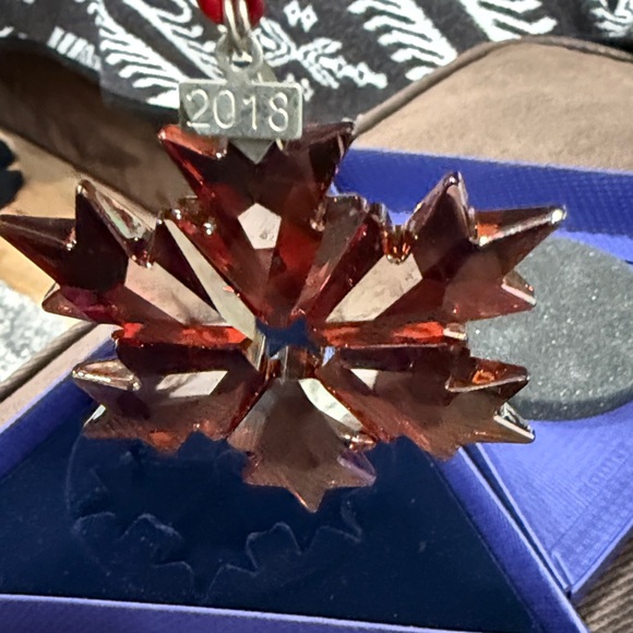 Swarovski 2018 Festive Red Star Ornament - Picture 5 of 8